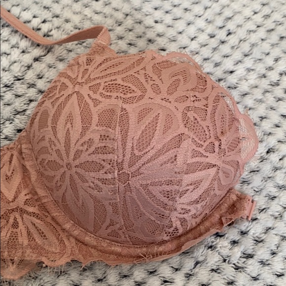 Pink bra - Picture 5 of 5